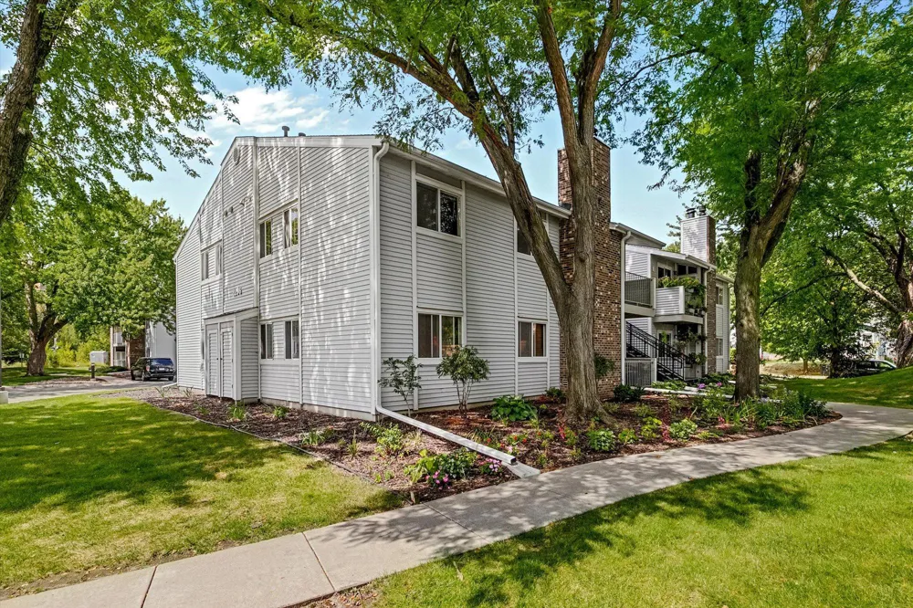 2296 Benson Avenue #G Saint Paul, MN 55116