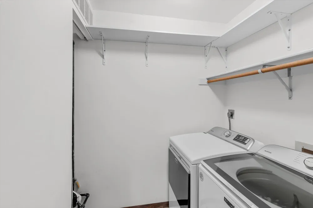2296 Benson Avenue #G Saint Paul, MN 55116