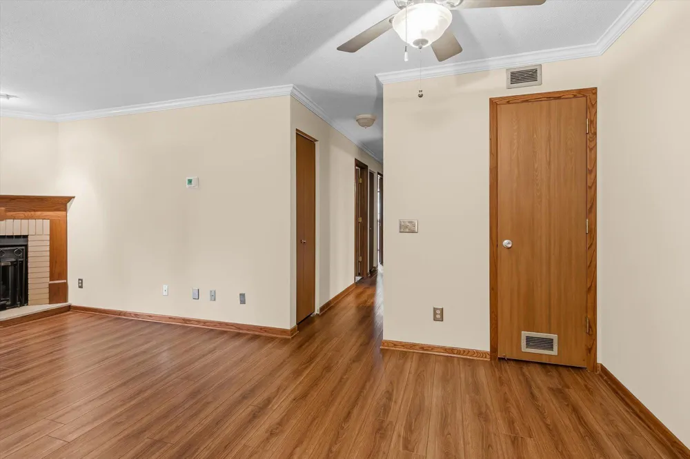 2296 Benson Avenue #G Saint Paul, MN 55116