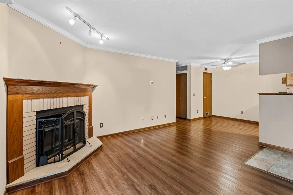 2296 Benson Avenue #G Saint Paul, MN 55116