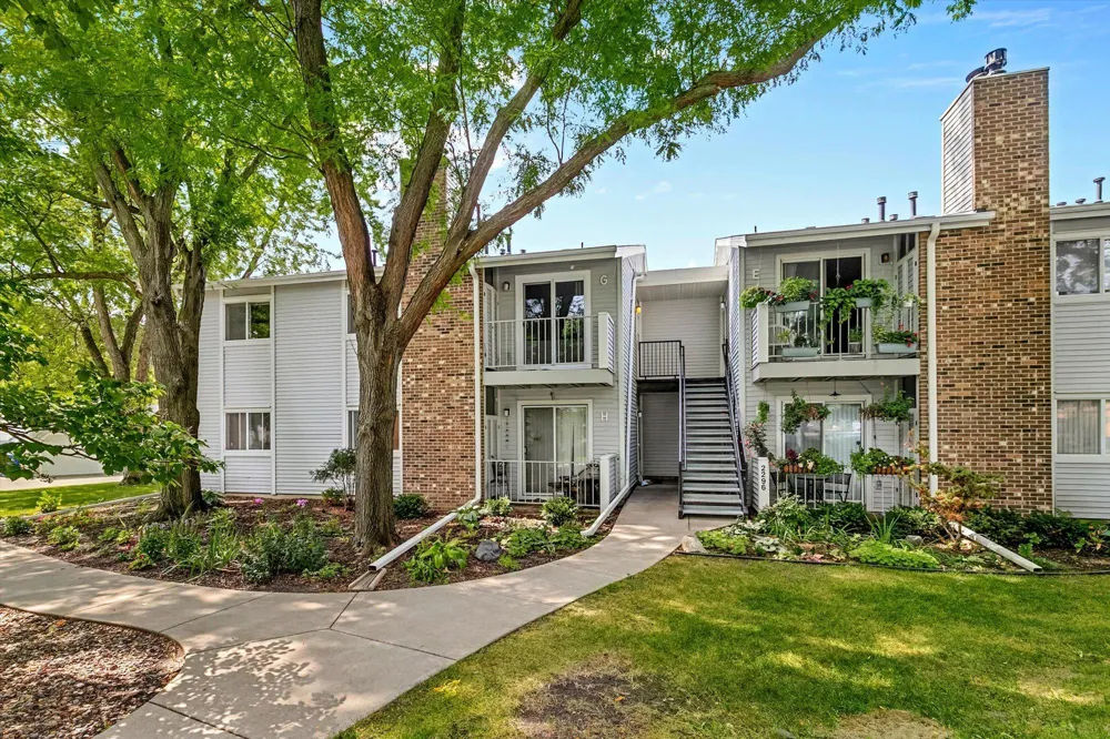 2296 Benson Avenue #G Saint Paul, MN 55116