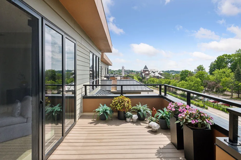 222 Ferndale Road S #303 Wayzata, MN 55391