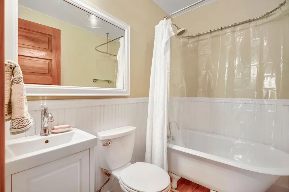 1821 Fillmore Street NE Minneapolis, MN 55418