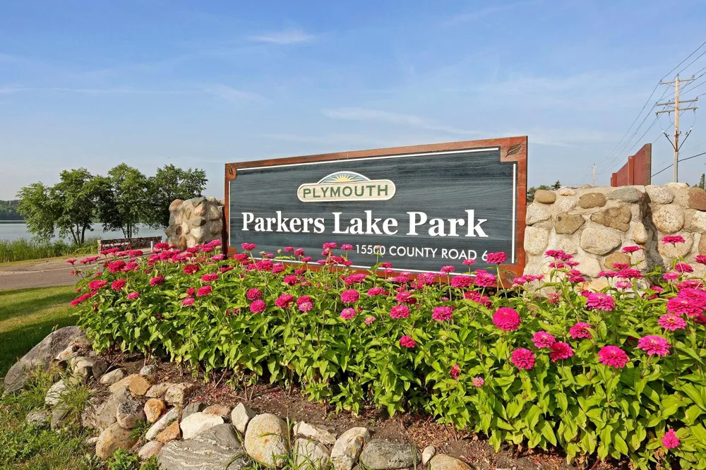 1900 Lanewood Lane Plymouth, MN 55447