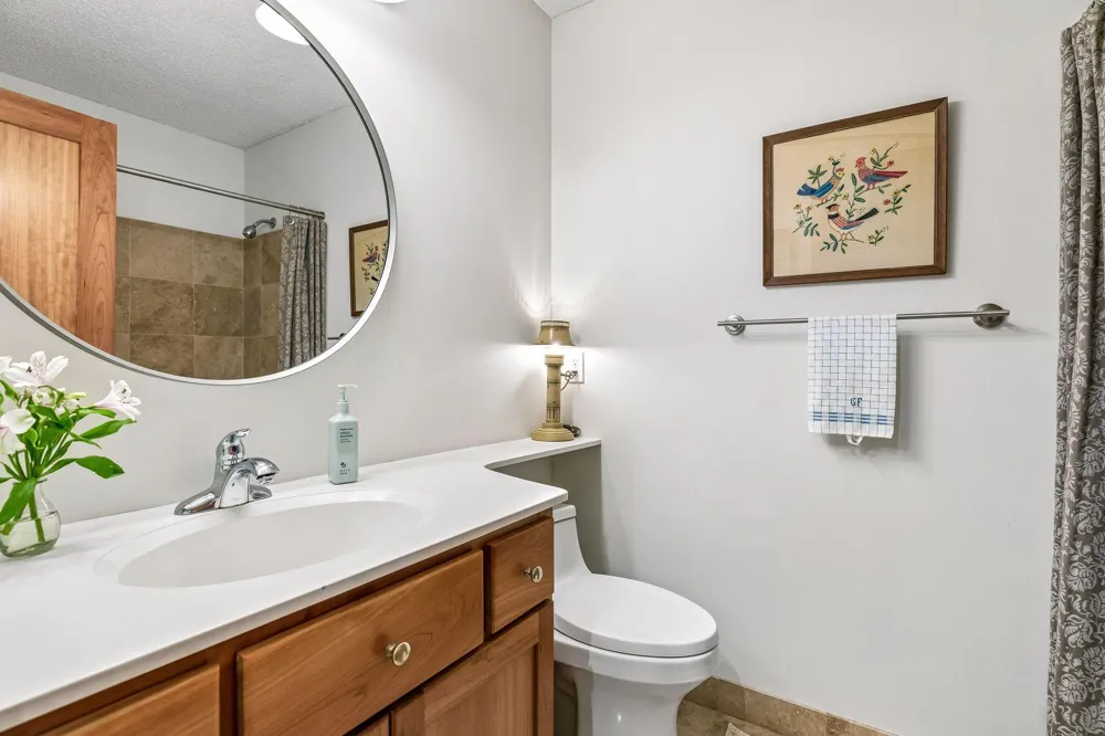 1900 Lanewood Lane Plymouth, MN 55447