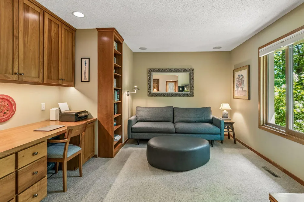 1900 Lanewood Lane Plymouth, MN 55447