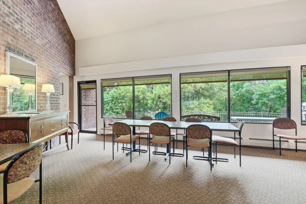 7601 W 101st Street #114 Bloomington, MN 55438