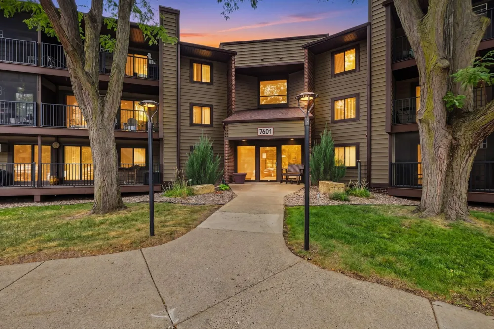 7601 W 101st Street #114 Bloomington, MN 55438