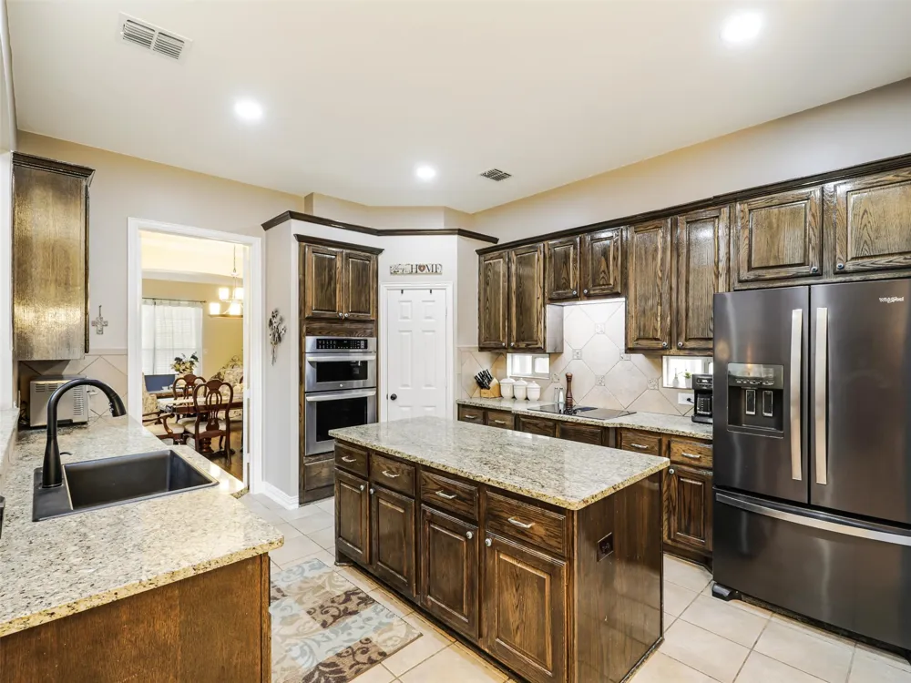 2113 Sandy Creek Drive Frisco, TX 75033