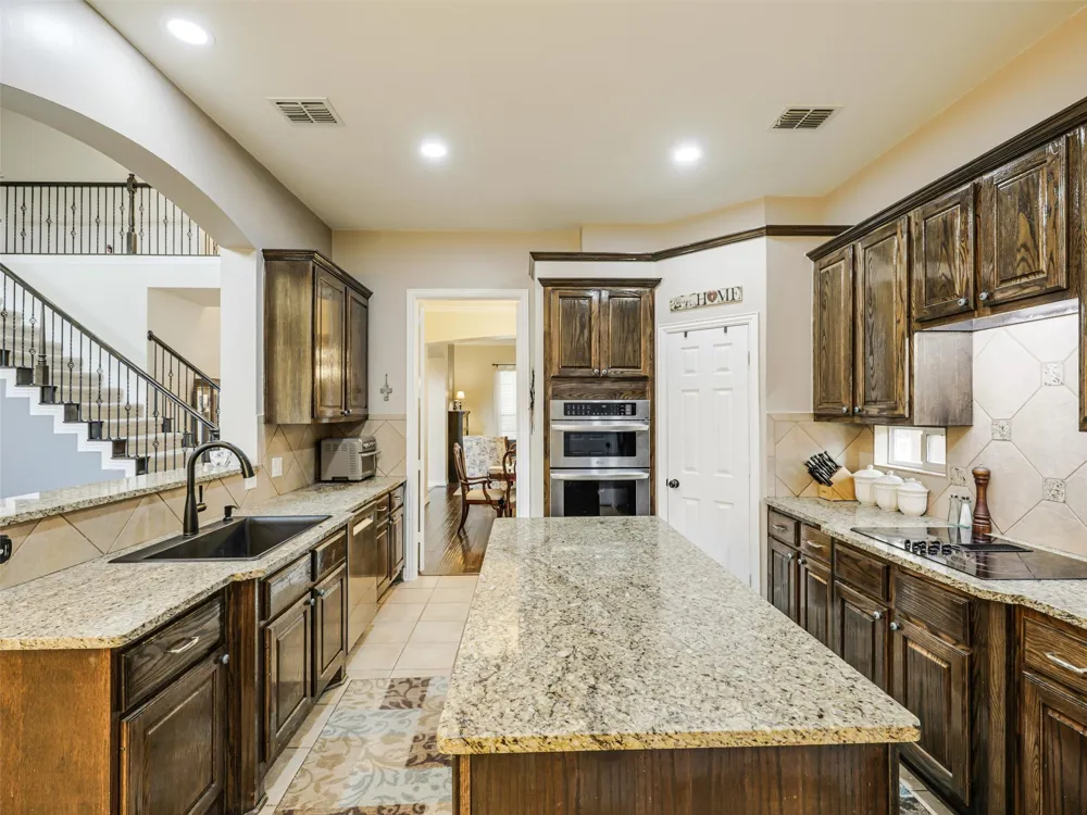 2113 Sandy Creek Drive Frisco, TX 75033