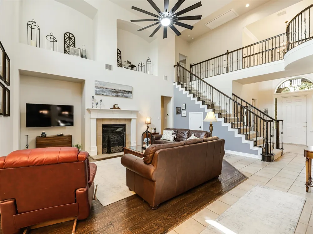 2113 Sandy Creek Drive Frisco, TX 75033