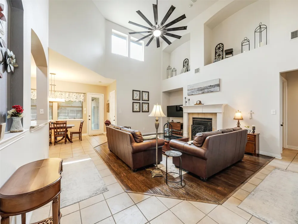 2113 Sandy Creek Drive Frisco, TX 75033
