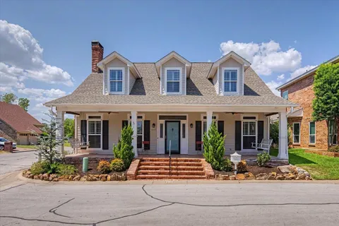 8212 Mountain Lake Court