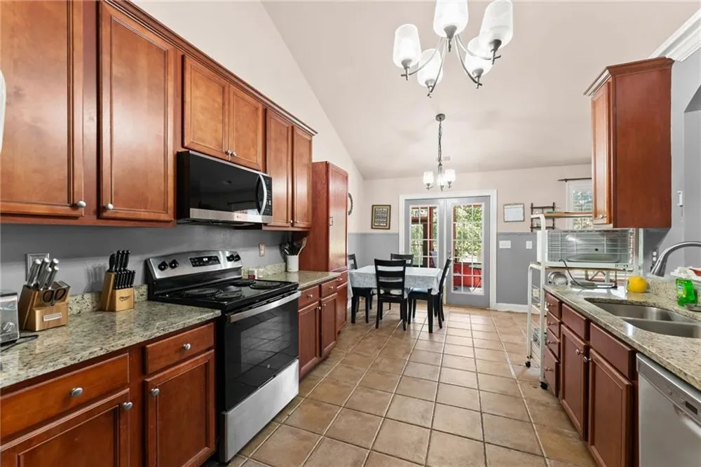 286 Middle Fork Lane Carnesville, GA 30521