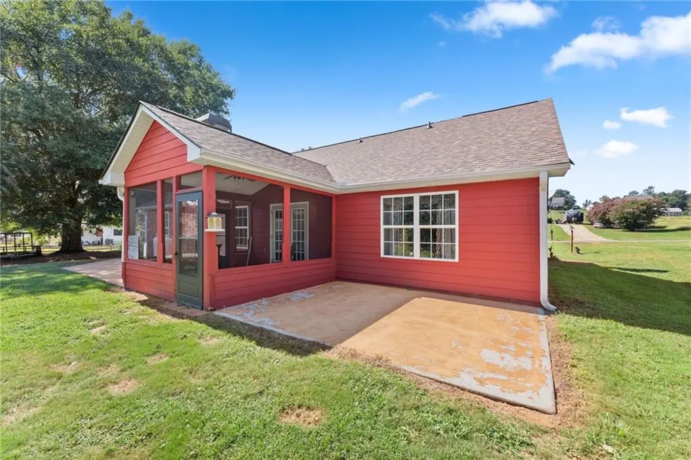 286 Middle Fork Lane Carnesville, GA 30521