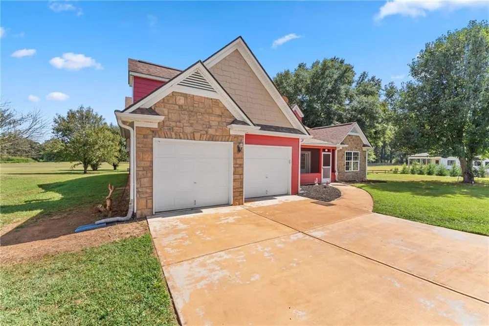 286 Middle Fork Lane Carnesville, GA 30521