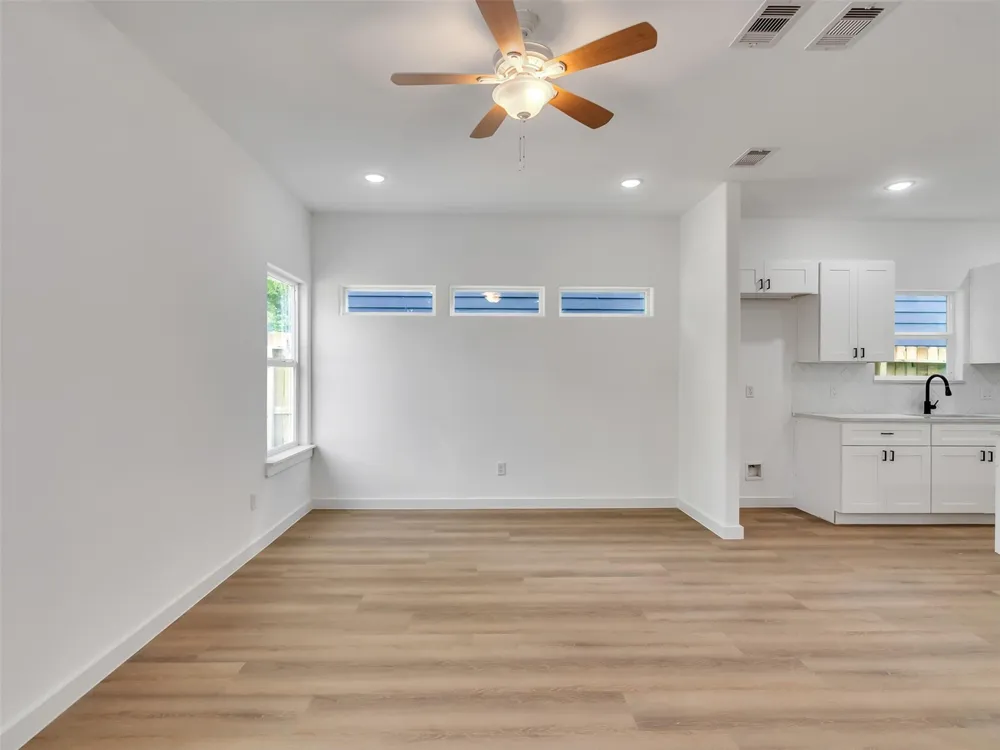 8102 Crestview Unit A/B Drive Houston, TX 77028
