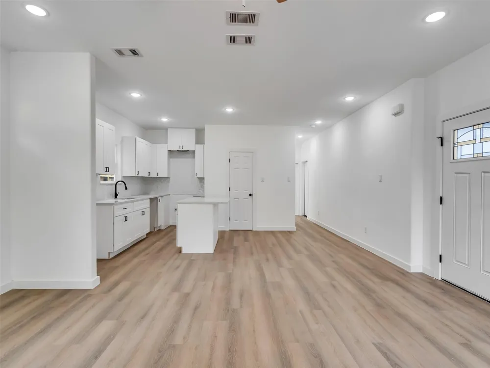 8102 Crestview Unit A/B Drive Houston, TX 77028