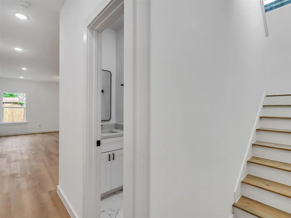 8102 Crestview Unit A/B Drive Houston, TX 77028