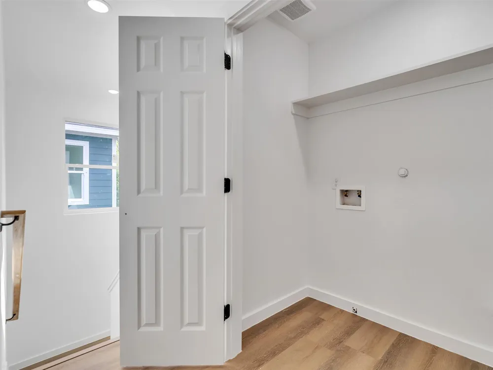8102 Crestview Unit A/B Drive Houston, TX 77028