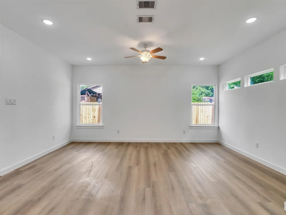 8102 Crestview Unit A/B Drive Houston, TX 77028