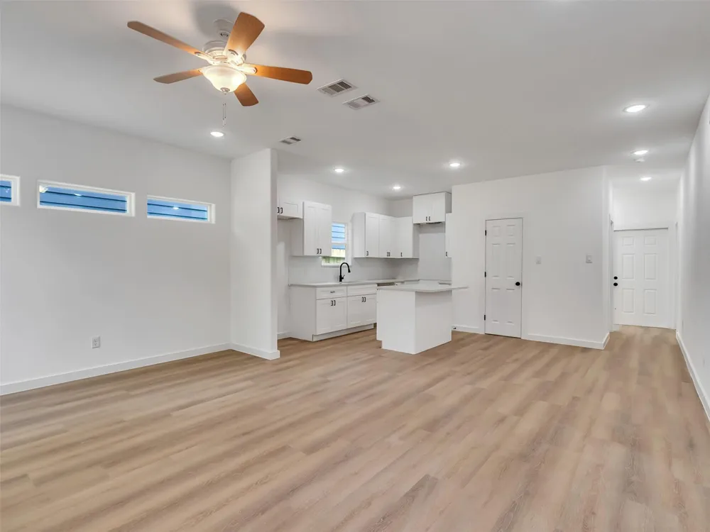 8102 Crestview Unit A/B Drive Houston, TX 77028