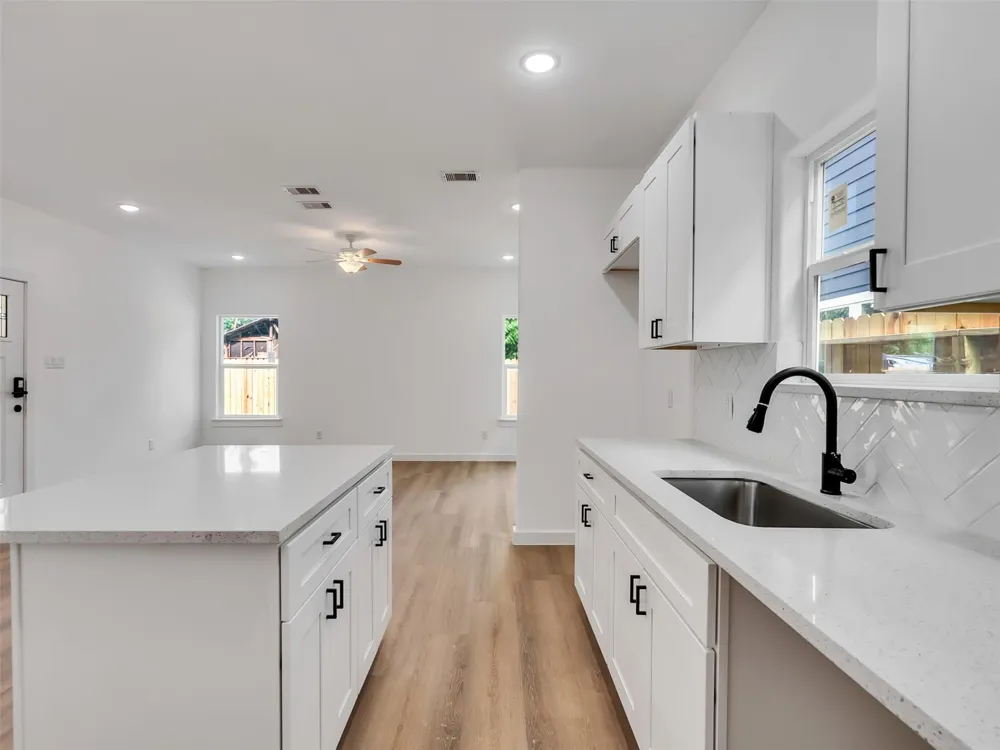 8102 Crestview Unit A/B Drive Houston, TX 77028