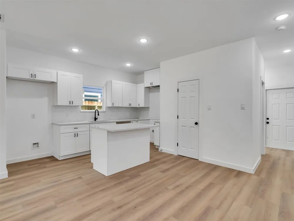 8102 Crestview Unit A/B Drive Houston, TX 77028