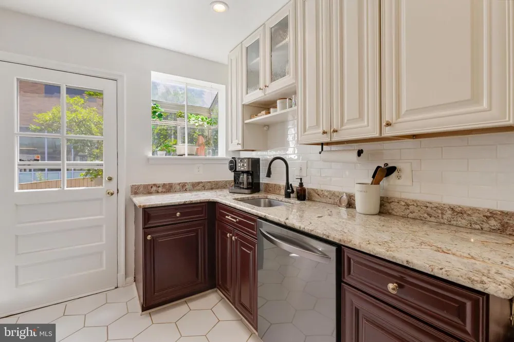 3740 KELLER AVENUE Alexandria, VA 22302