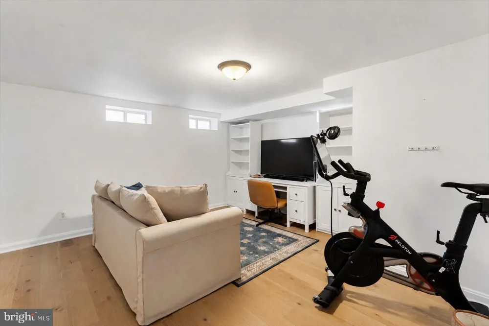 3740 KELLER AVENUE Alexandria, VA 22302