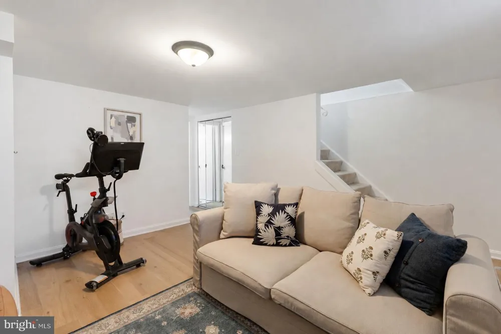 3740 KELLER AVENUE Alexandria, VA 22302
