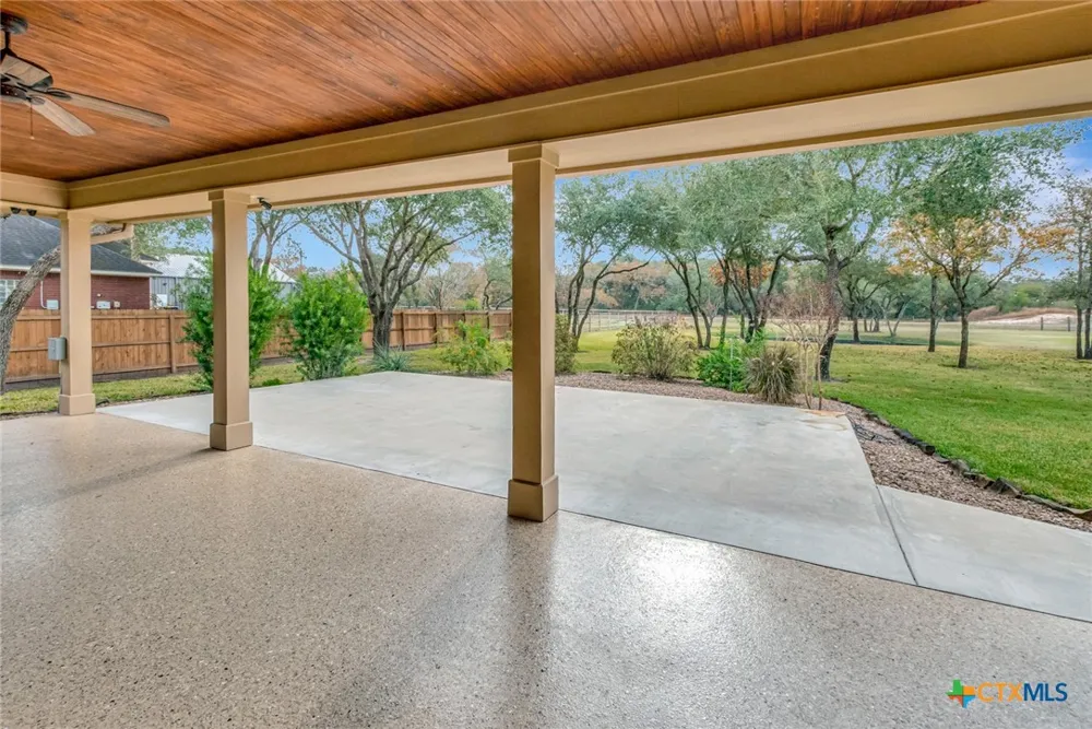 249 Post Oak Bend Inez, TX 77968