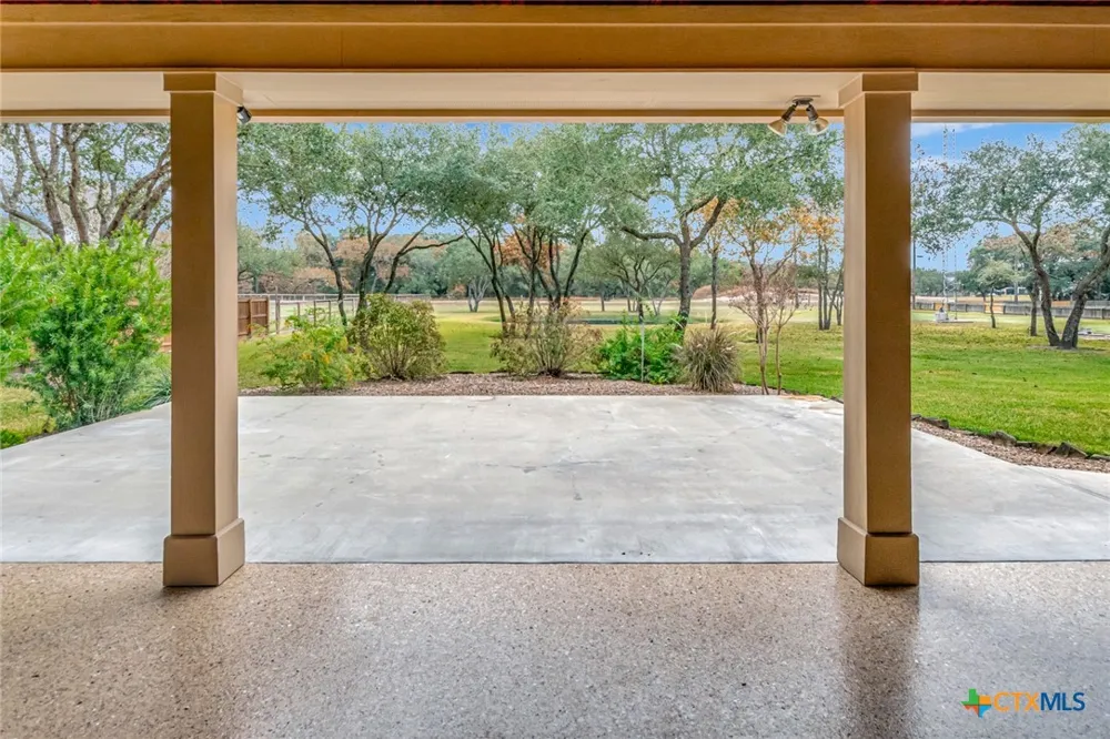 249 Post Oak Bend Inez, TX 77968