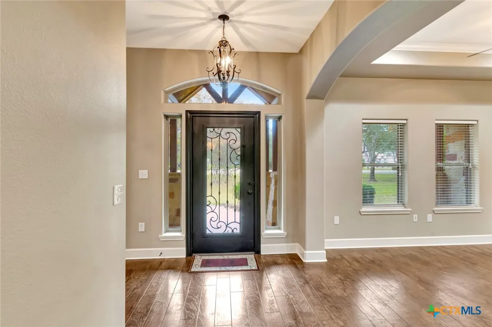 249 Post Oak Bend Inez, TX 77968