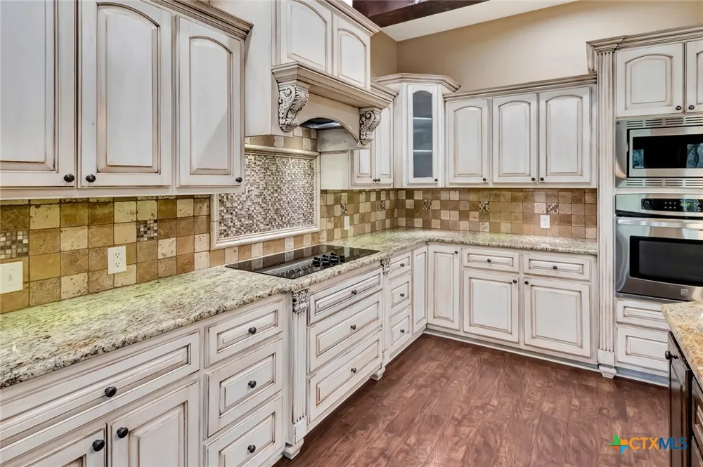 249 Post Oak Bend Inez, TX 77968