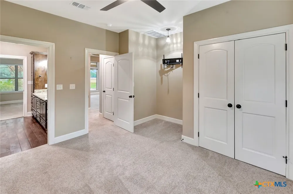 249 Post Oak Bend Inez, TX 77968