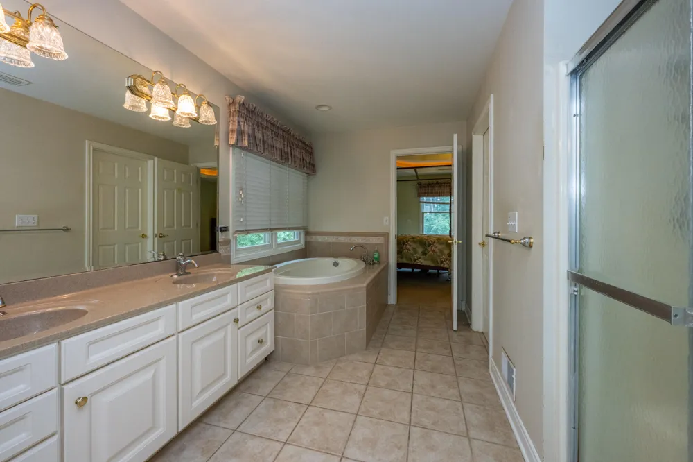 5789 Rolling Pines Court Kalamazoo, MI 49009