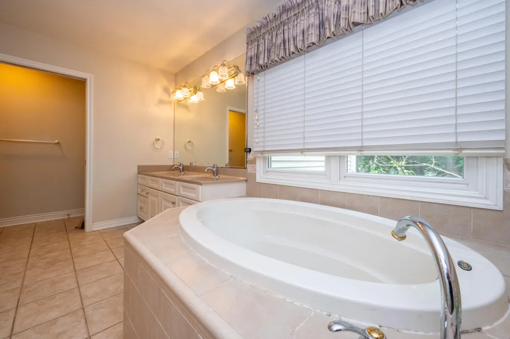 5789 Rolling Pines Court Kalamazoo, MI 49009