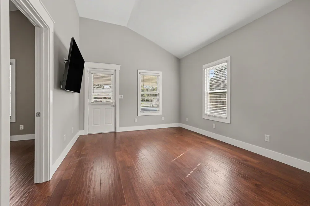 327 Lewis Street Rockford, MI 49341