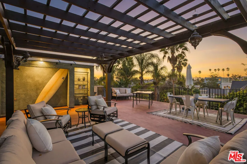 686 San Juan Avenue Venice, CA 90291