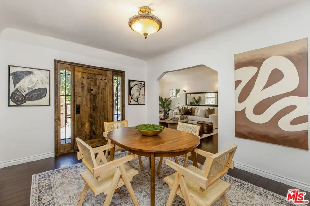 686 San Juan Avenue Venice, CA 90291