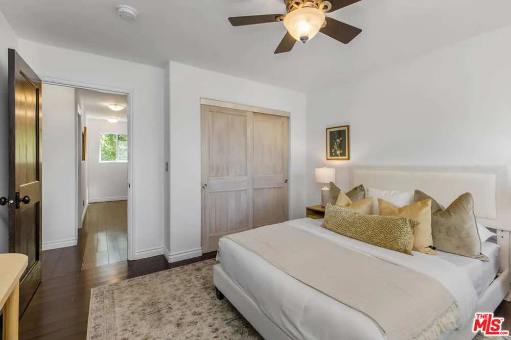 686 San Juan Avenue Venice, CA 90291