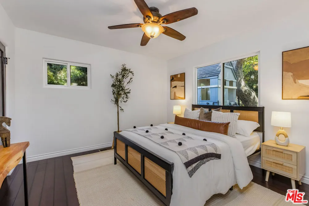 686 San Juan Avenue Venice, CA 90291