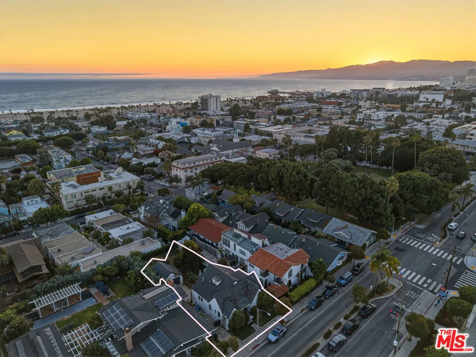 2418 4th Street Santa Monica, CA 90405