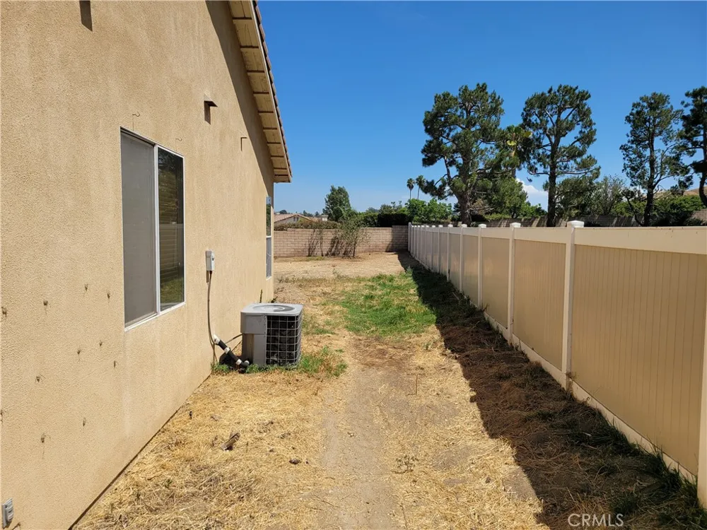 26585 Amherst Court Loma Linda, CA 92354