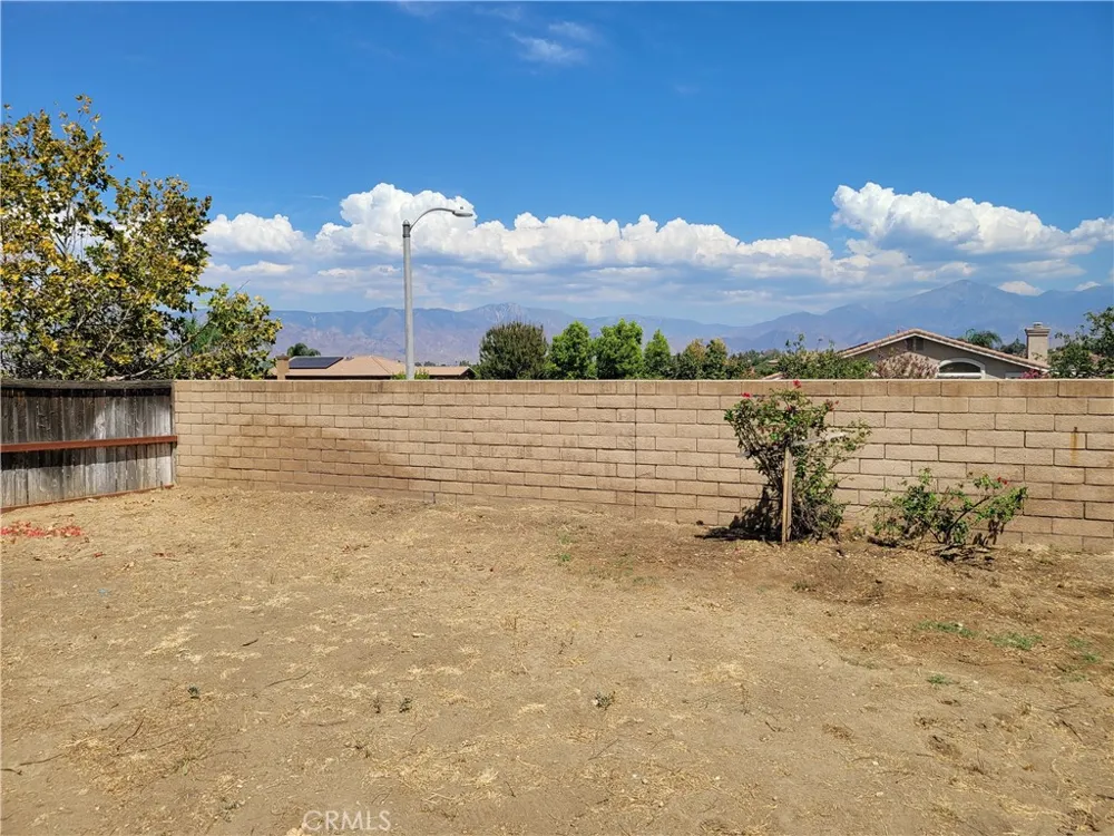 26585 Amherst Court Loma Linda, CA 92354