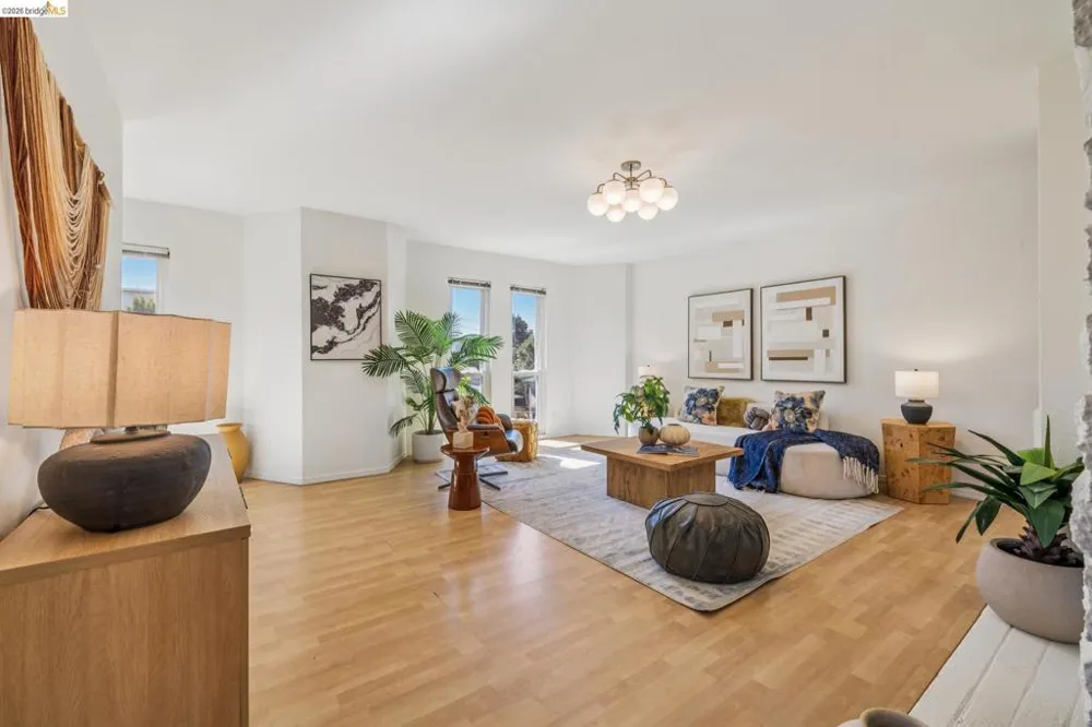 385 Jayne Ave #301 Oakland, CA 94610