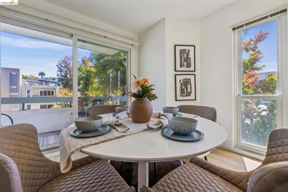 385 Jayne Ave #301 Oakland, CA 94610