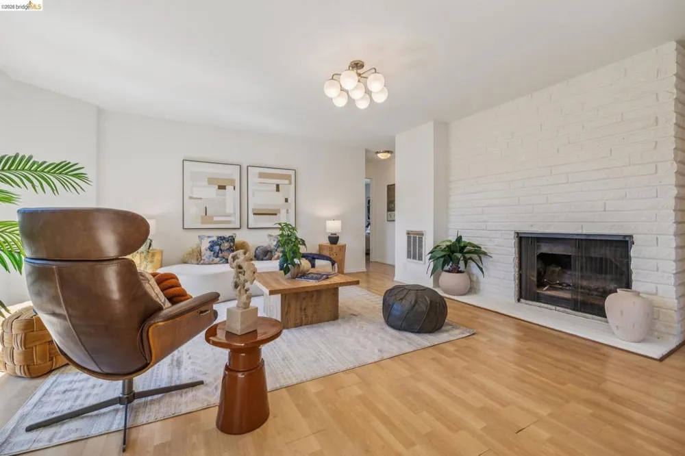 385 Jayne Ave #301 Oakland, CA 94610
