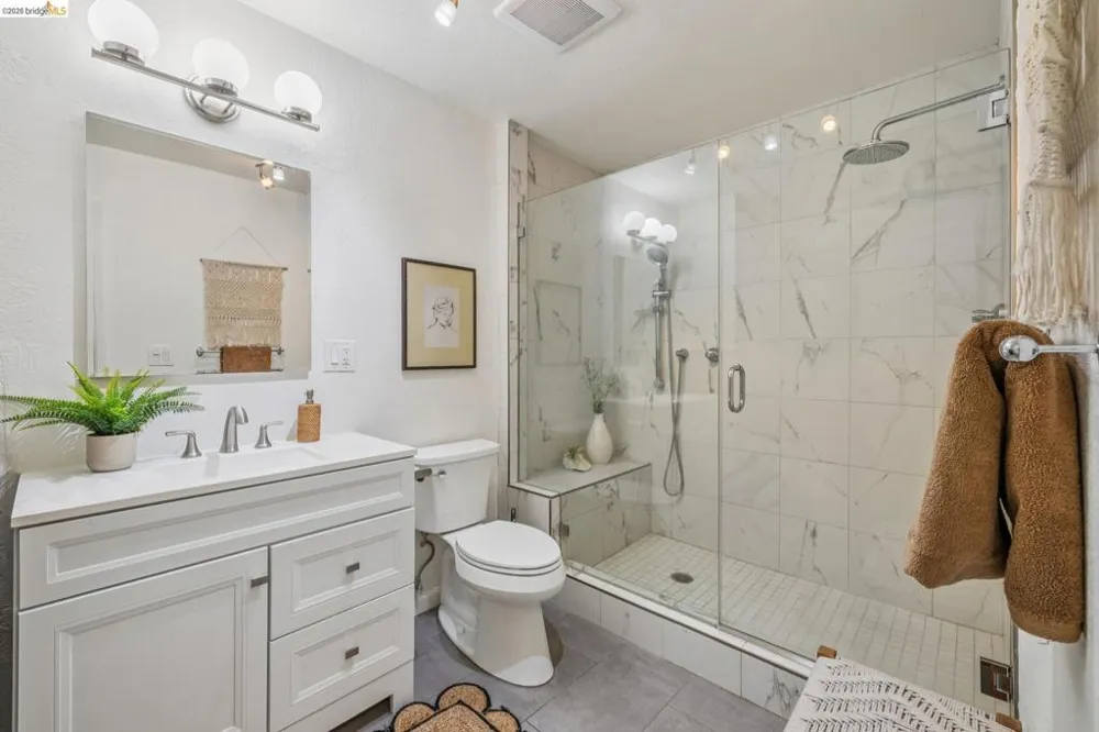 385 Jayne Ave #301 Oakland, CA 94610